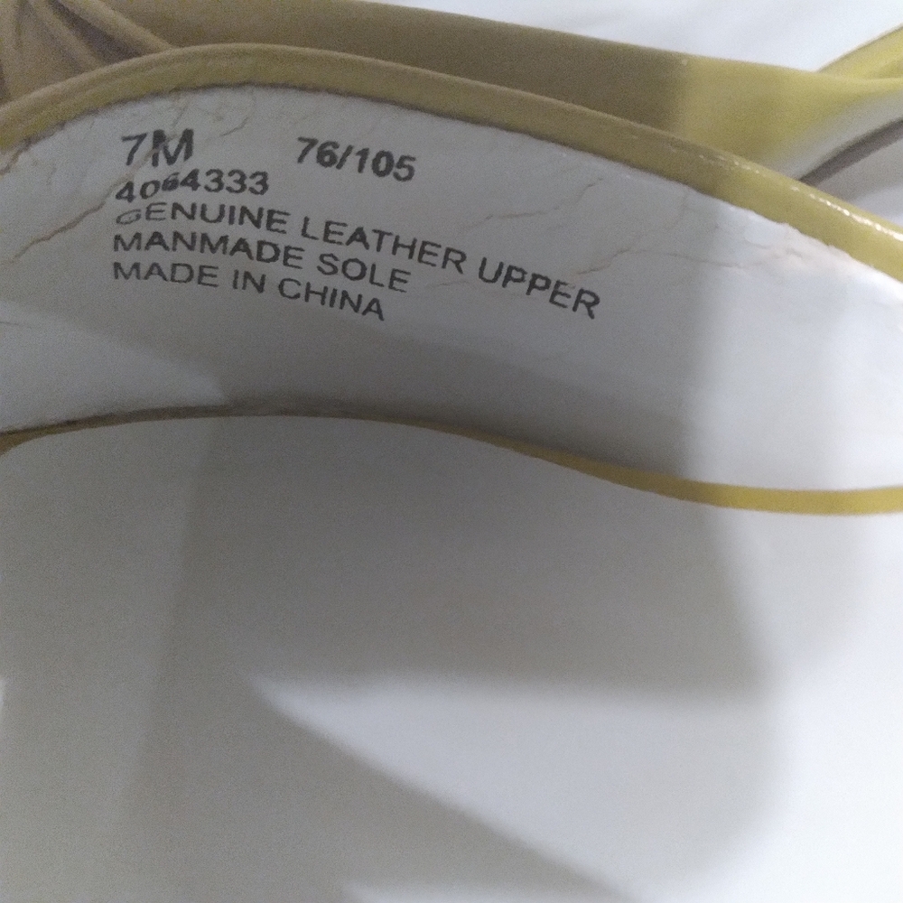 Etienne Aigner Classic Slip-on Preppy Peep-toe Spring Kitten Heels *Flawed* - Picture 8 of 15